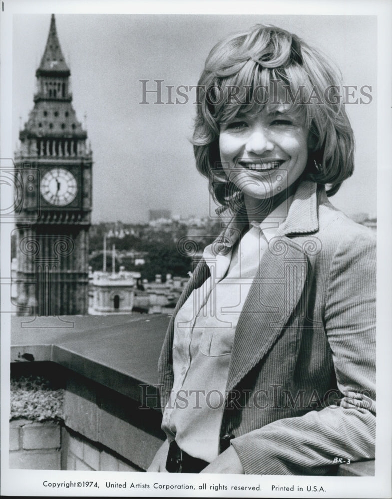 1974 Press Photo Judy Geeson stars  in &quot;Brannigan&quot; - Historic Images