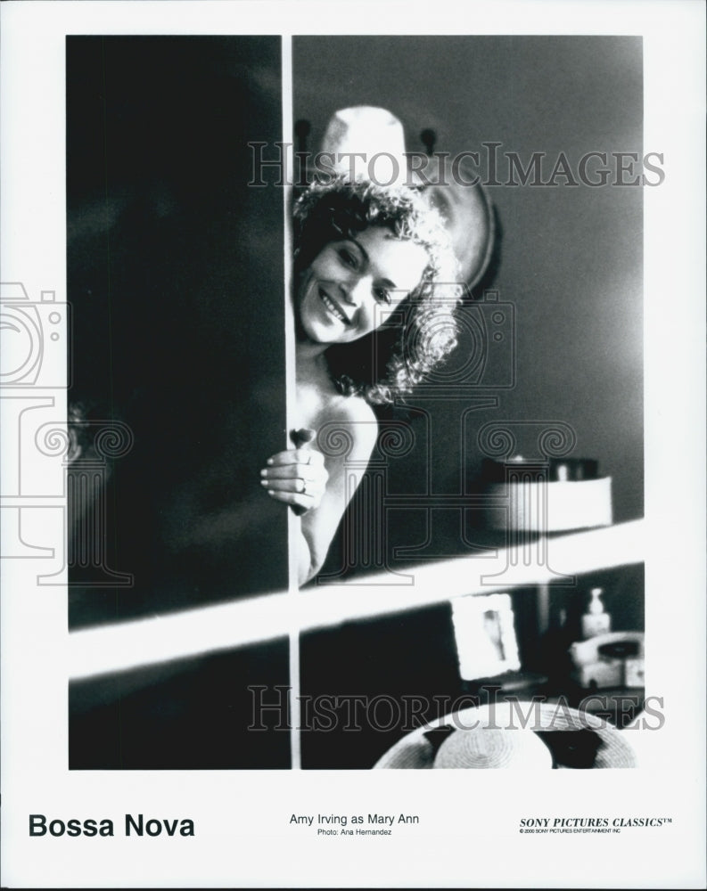 2000 Press Photo Amy Irving as Mary Ann in Sony Pictures Classics &quot;Bossa Nova&quot; - Historic Images