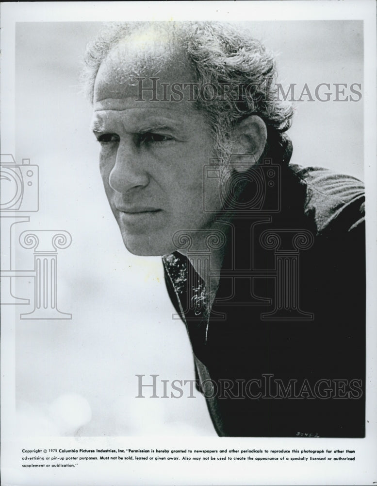 1975 Press Photo American Filmmaker and Photographer Peter Gimbel &quot;Blue Water, - Historic Images