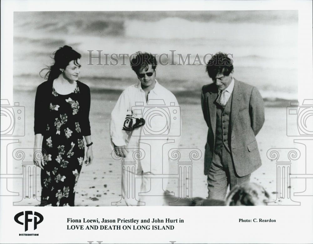 1997 Press Photo "Love Death on Long Island"Jason Priestly,John Hurt - DFPG34821 - Historic Images