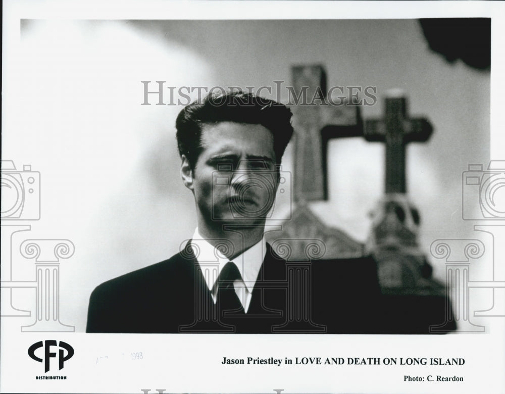 1997 Press Photo Jason Priestley Stars In Love &amp; Death On Long Island - Historic Images