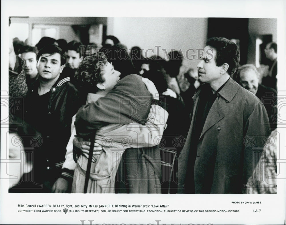 1994 Press Photo Warren Beatty &amp; Annette Benning Star In Love Affair - Historic Images