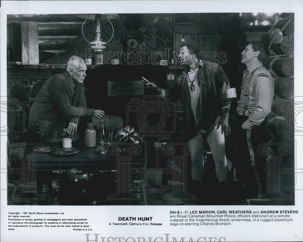 1981 Press Photo Lee Marvin Carl Weathers and Andrew Stevens in "Death Hunt" - Historic Images