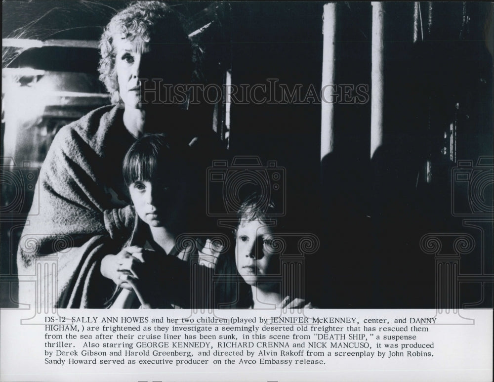 1980 Press Photo Sally Ann Howe and her children Jennifer McKenney and Danny - Historic Images