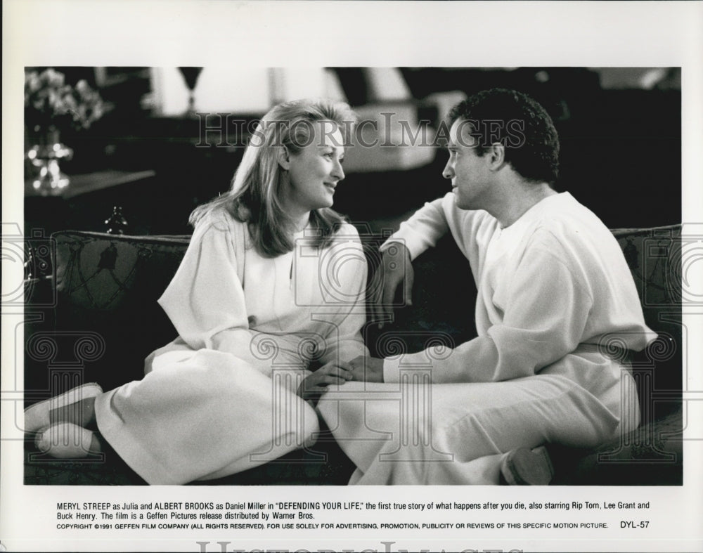 1991 Press Photo Actors Meryl Streep and Albert Brooks in "Defending Your Life" - Historic Images