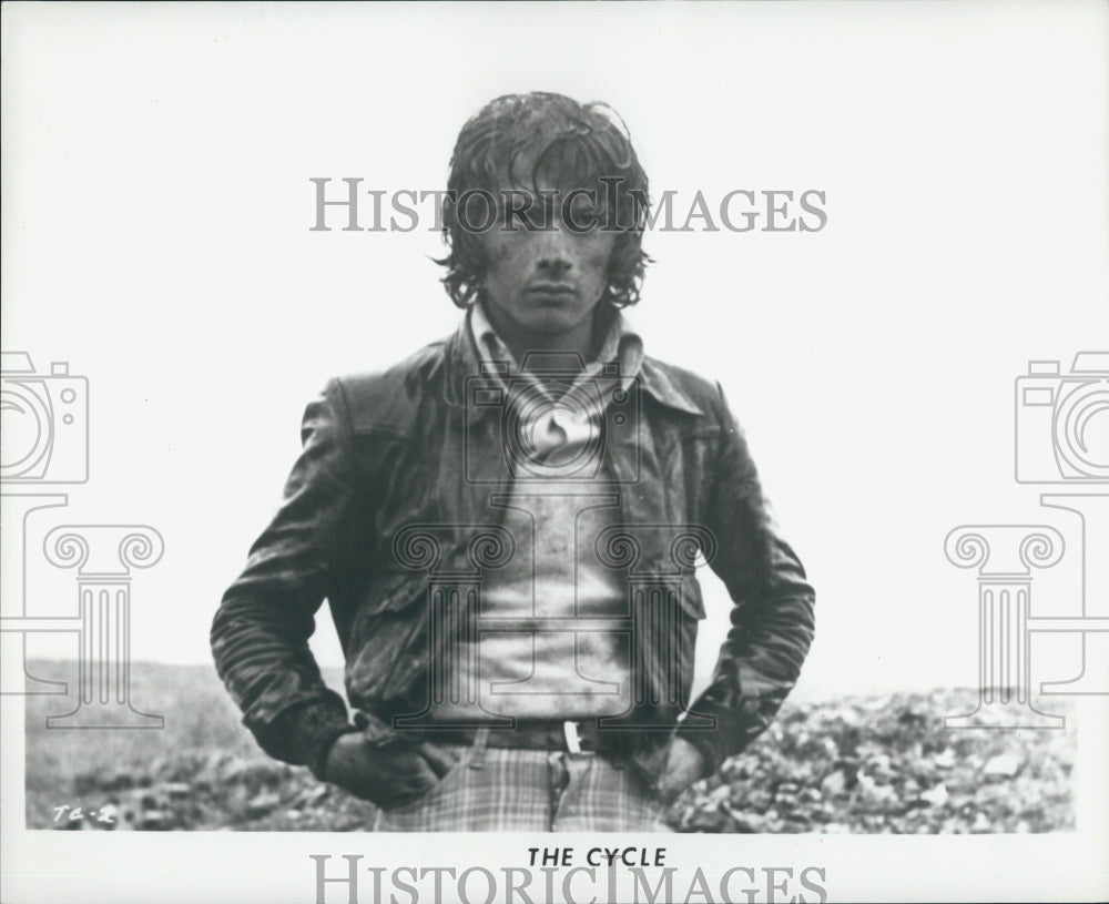 Press Photo "The Cycle/Shoot The Moon" Film Actor Alan Parker - Historic Images