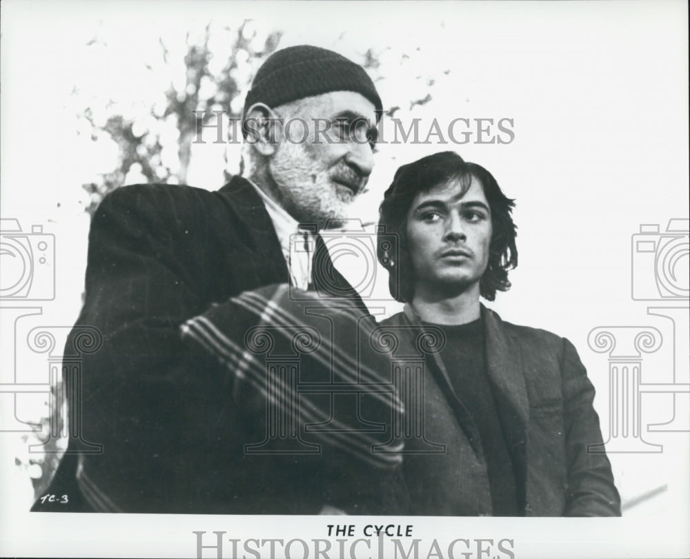 Press Photo &quot;The Cycle/Shoot The Moon&quot; Actor Alan Parker Director - Historic Images