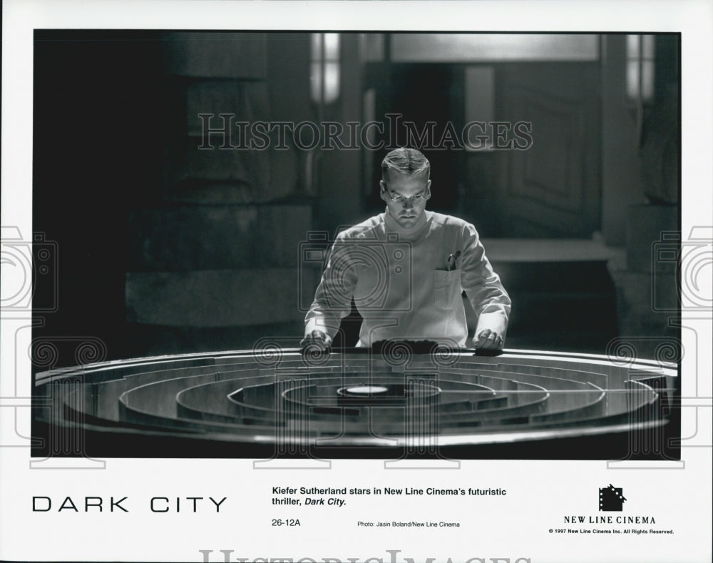 1997 Press Photo &quot;Dark City&quot; Keifer Sutherland stars - Historic Images