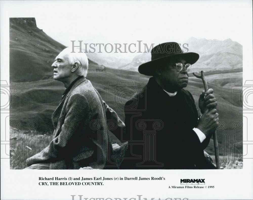 1995 Press Photo  &quot;Cry,The Beloved Country&quot; James Earl Jones,Richard Harris - Historic Images