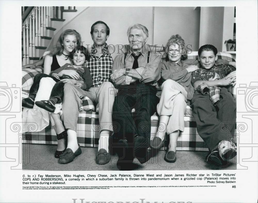 1994 Press Photo Fay Masterson, Miko Hughes, Chevy Chase, &quot;Cops and Robbersons&quot; - Historic Images