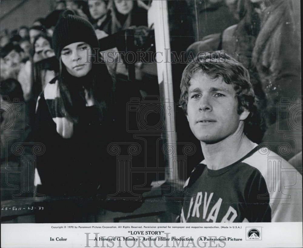 1970 Actress Ali MacGraw, Ryan O&#39;Neal in &quot;Love Story&quot; - DFPG37833 - Historic Images