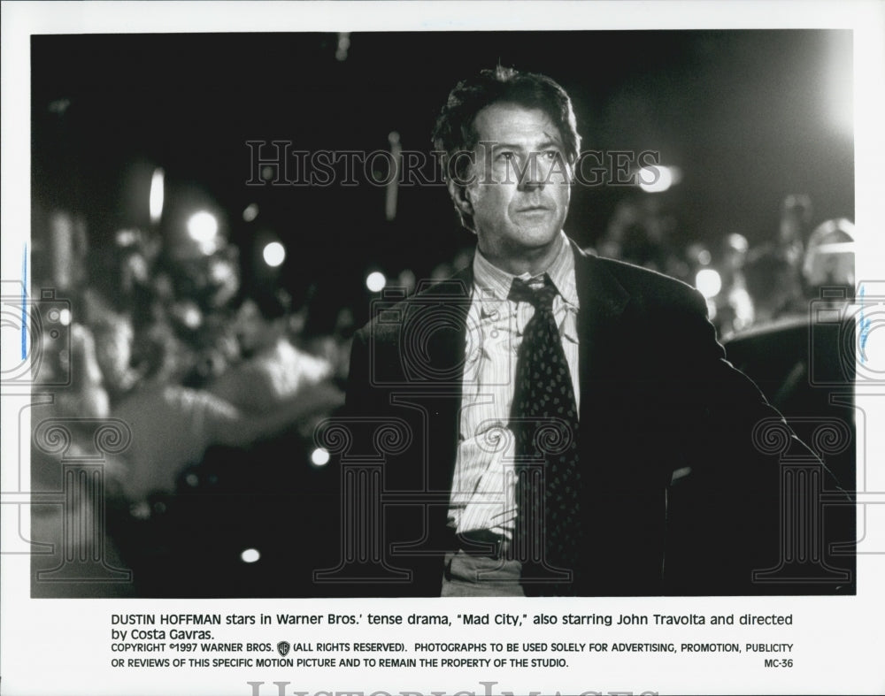 1997 Press Photo Dustin Hoffman In Movie &quot;Mad City&quot; - Historic Images