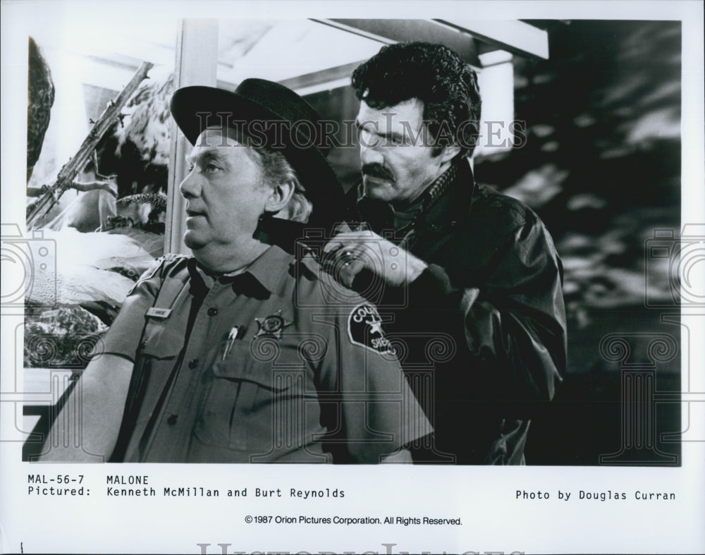 1987 Press Photo Kenneth McMillan and Burt Reynolds in "Malone" - Historic Images