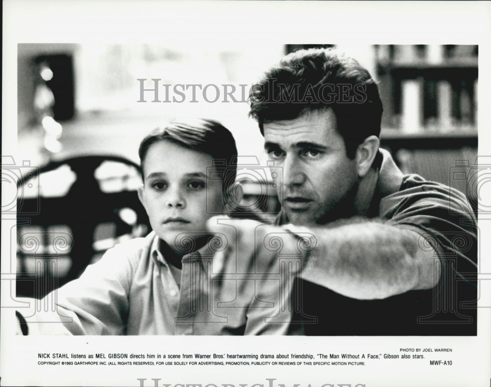 1993 Press Photo Actor Nick Stahl, Mel Gibson in "The Man Without a Face" Film - Historic Images