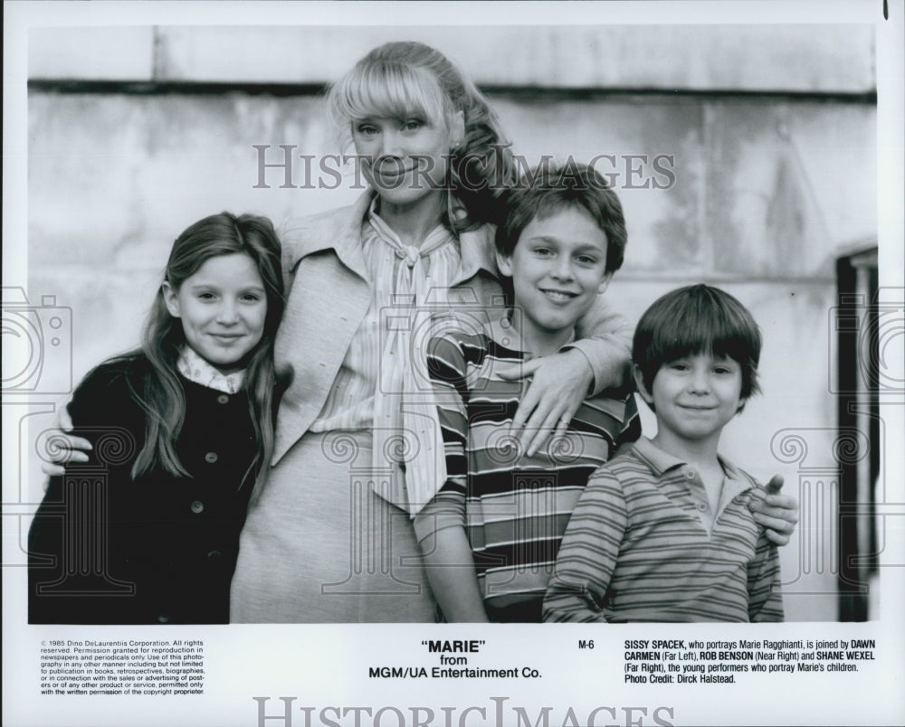 1985 Press Photo Actors Sissy Spacek, Dawn Carmen, Benson & Wexel in "Marie" - Historic Images
