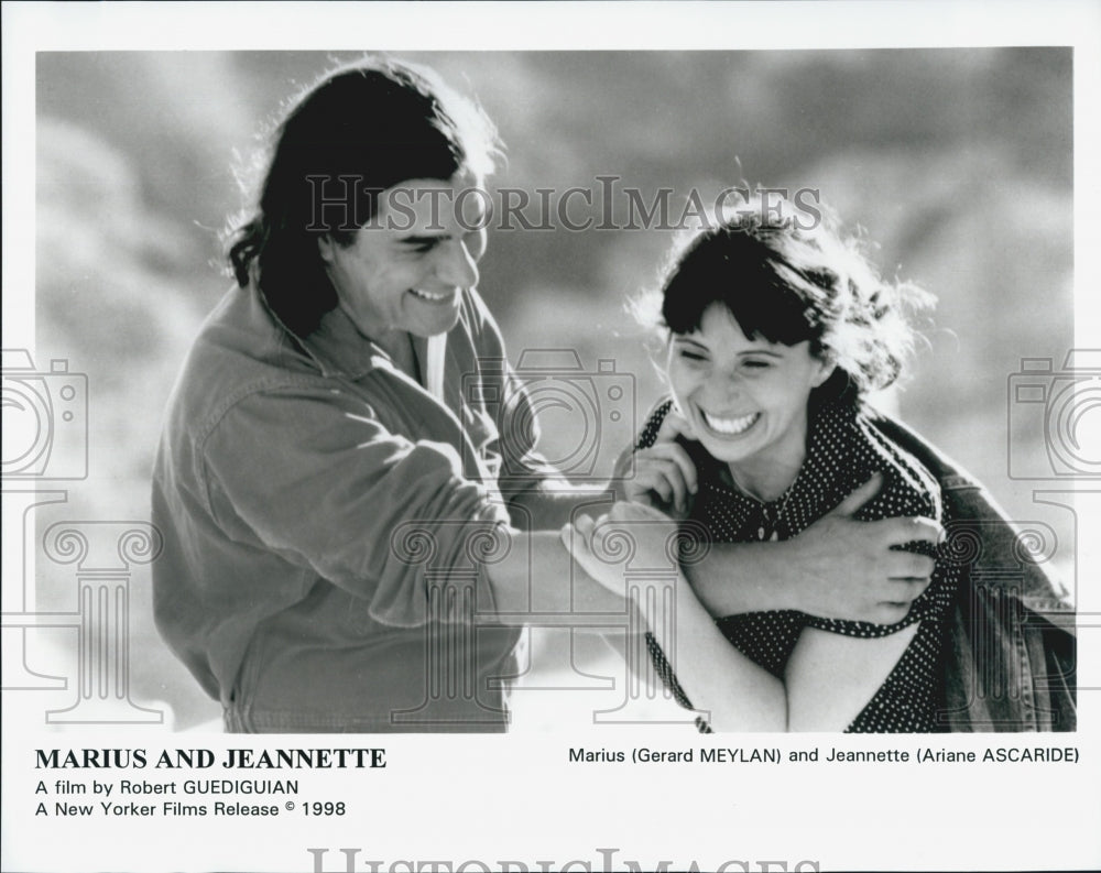 1998 Press Photo Gerard Meylan And Ariane Ascaride In &quot;Marius And Jeannette&quot; - Historic Images