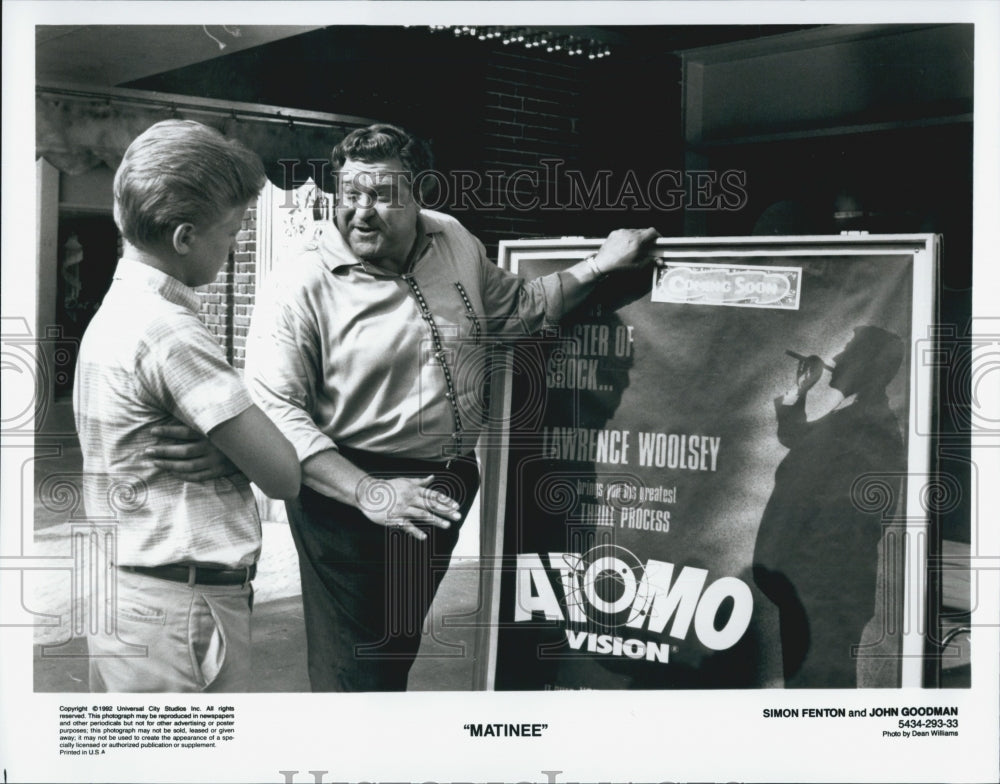 1993 Press Photo Actors Simon Fenton And John Goodman In Comedy Film "Matinee" - Historic Images