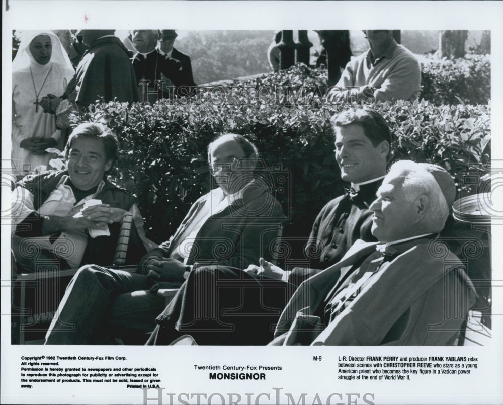 1982 Press Photo "Monsignor" director Frank Perry, producer Frank Yablans on set - Historic Images