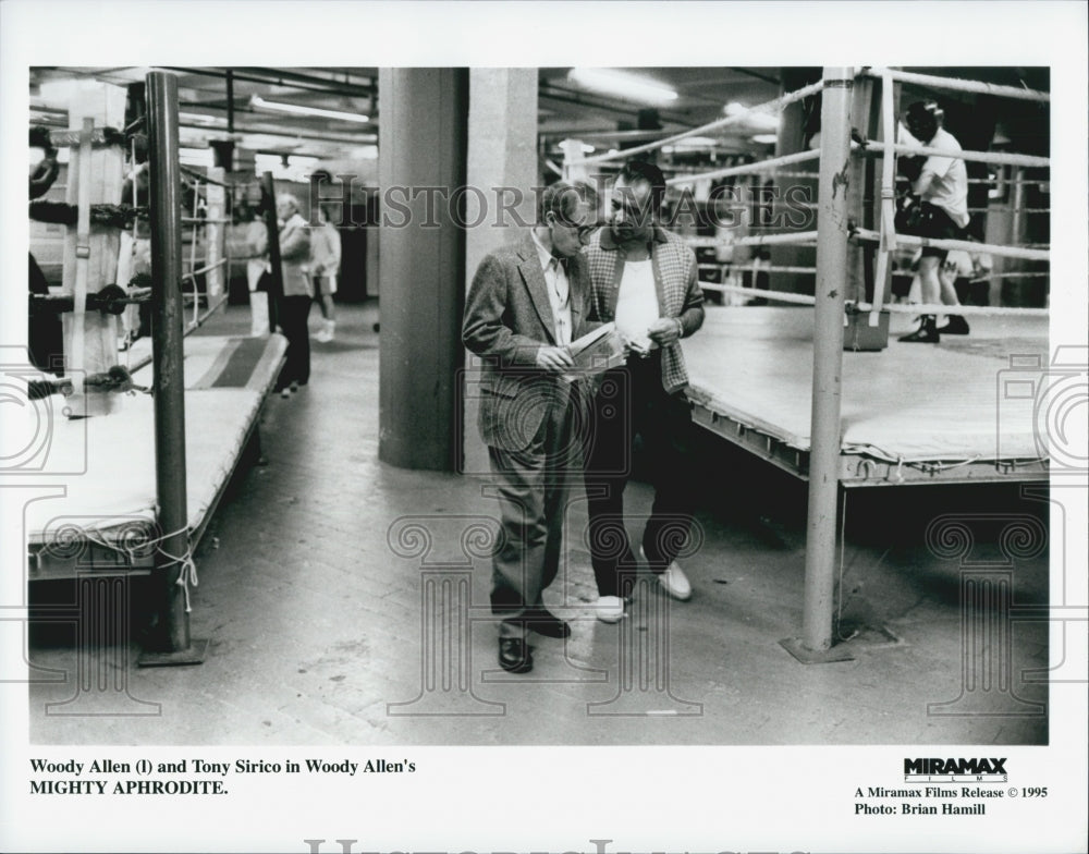 1995 Press Photo Woody Allen and Tony Sirico in "Mighty Aphrodite" - Historic Images