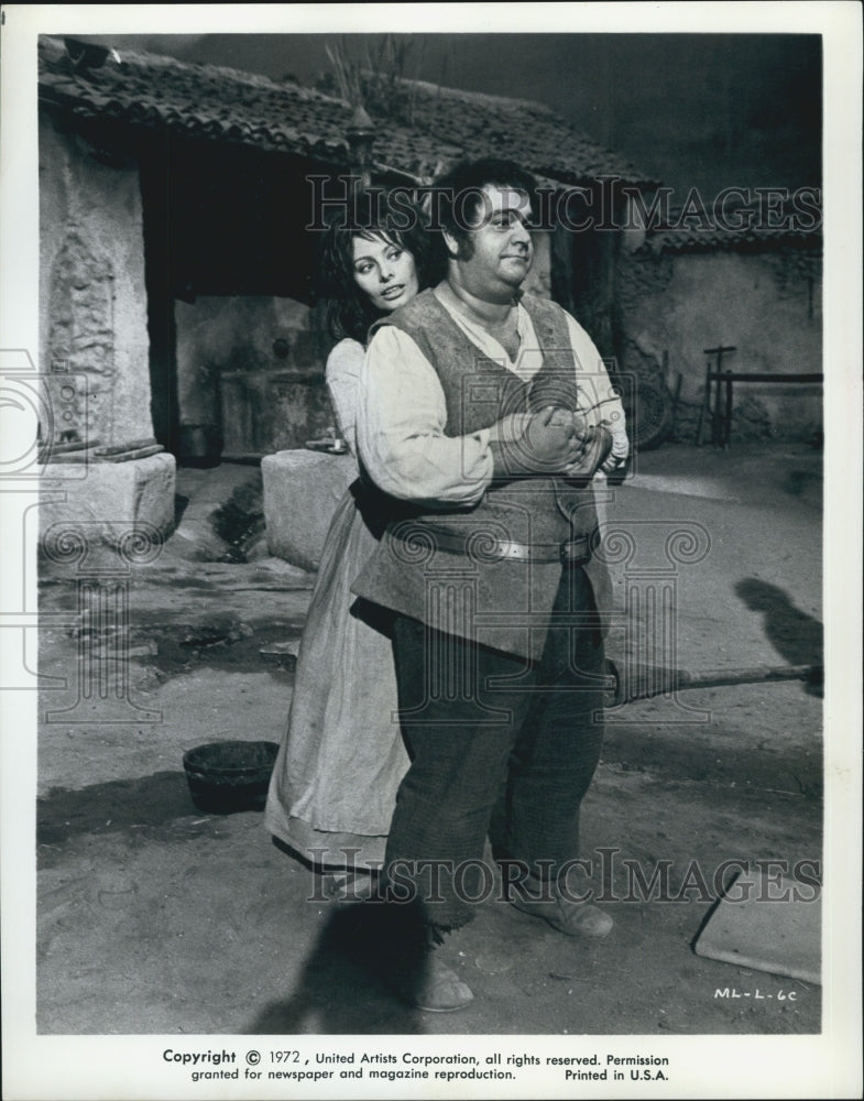 1972 Press Photo &quot;Man of La Mancha&quot; Sophia Loren &amp; James Coco - Historic Images