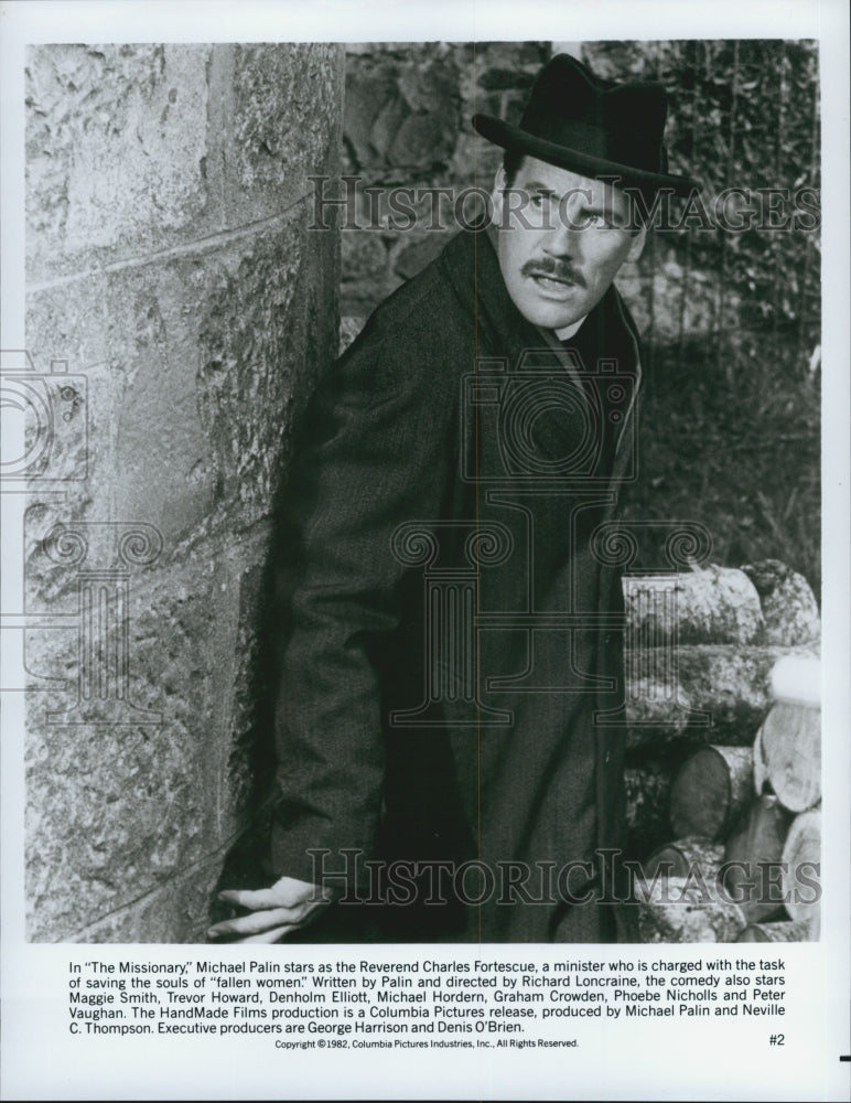 1982 Press Photo &quot;The Missionary&quot; Starring Michael Palin, Producer Writer - Historic Images