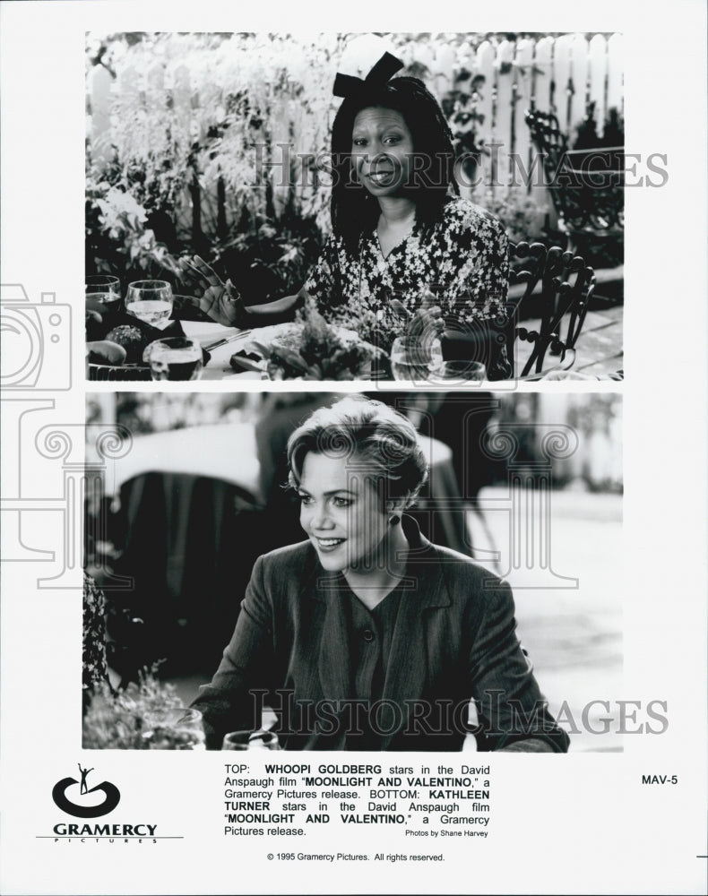 1995 Press Photo Whoopi Goldberg, Kathleen Turner in &quot;Moonlight Companion&quot; Film - Historic Images