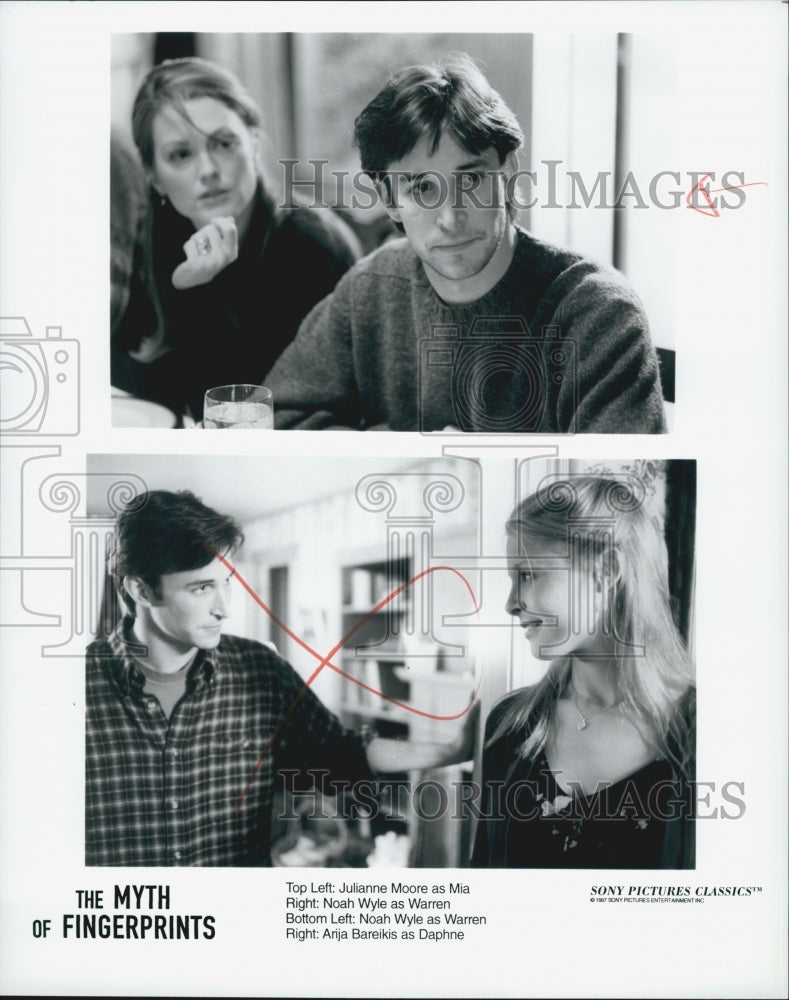 1997 Press Photo &quot;The Myth of Fingerprints&quot; Julianne Moore,Noah Wylie,A Bareikis - Historic Images