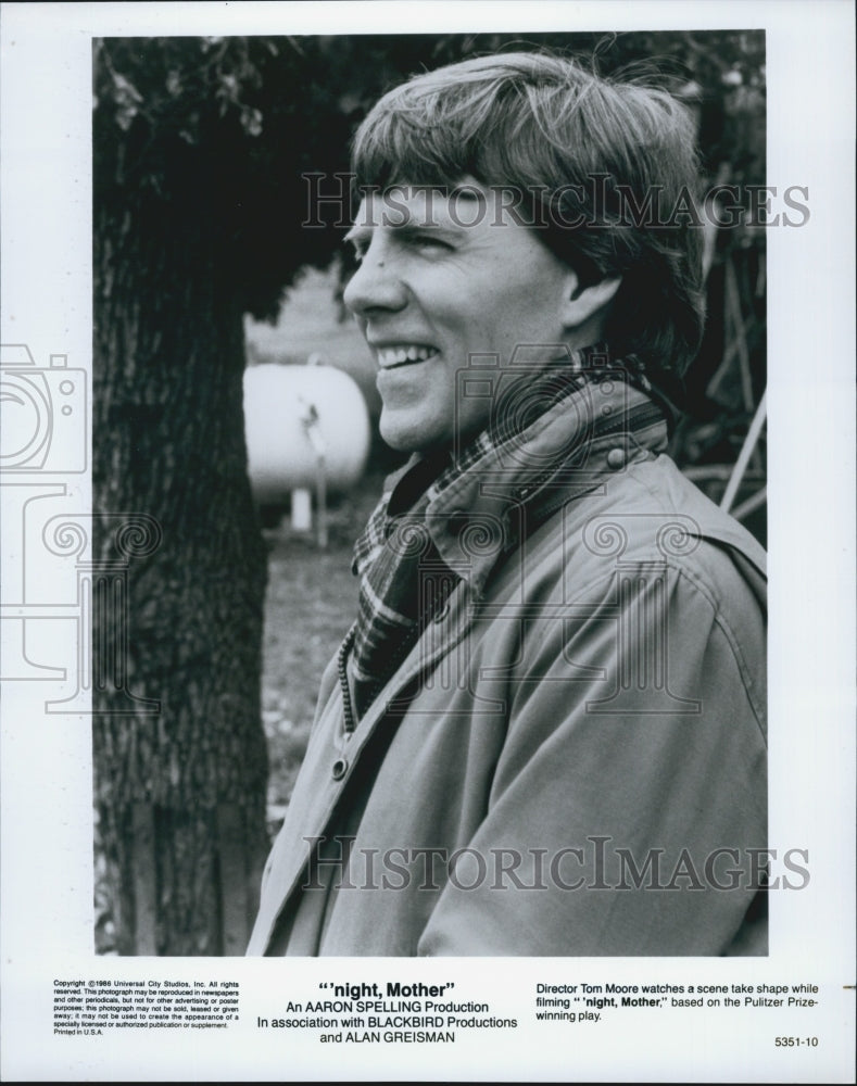 1986 Press Photo Tom Moore Director of &quot;Night, Mother&quot; - Historic Images