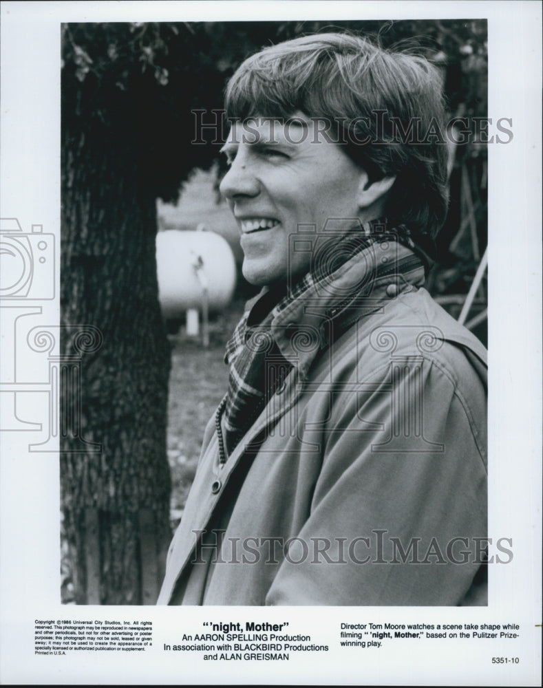 1986 Press Photo Tom Moore director of &quot;&#39;night, Mother&quot; - Historic Images