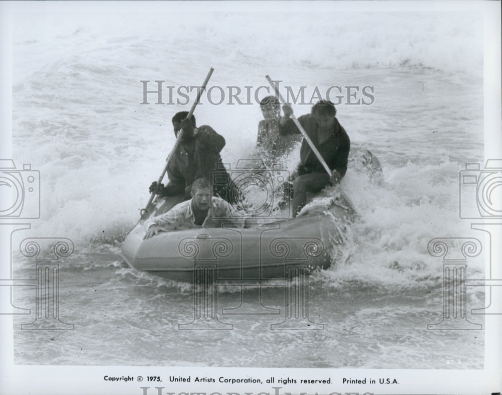 1975 Press Photo &quot;Shark&#39;s Treasure&quot; Cornel Wilde Yaphet Kotto David Gilliam John - Historic Images