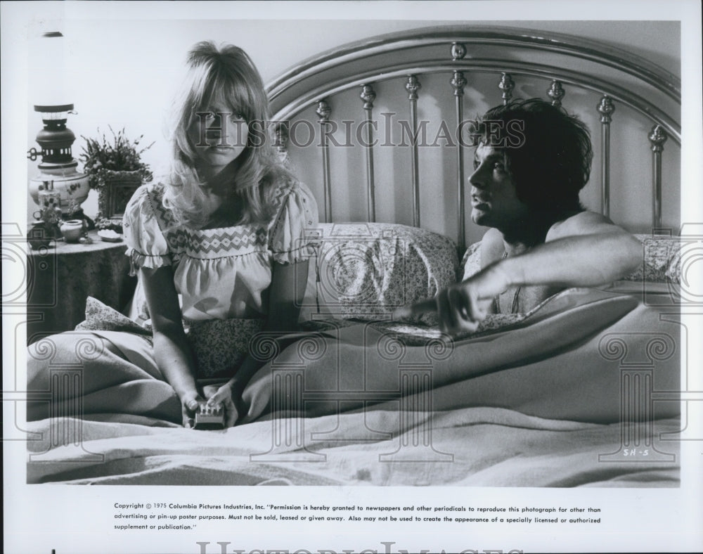 1975 Press Photo Goldie Hawn and Warren Beatty Possibly from "Shampoo" - Historic Images