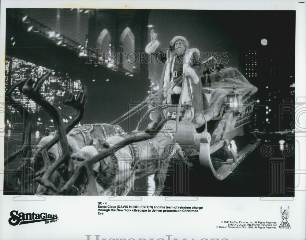 1985 Press Photo David Huddleston In Christmas Film"Santa Claus: The Movie" - Historic Images