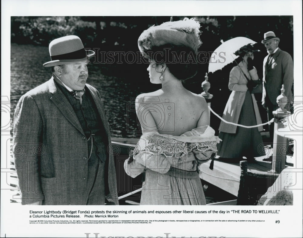 1994 Press Photo Bridget Fonda in "The Road To Wellville" - Historic Images