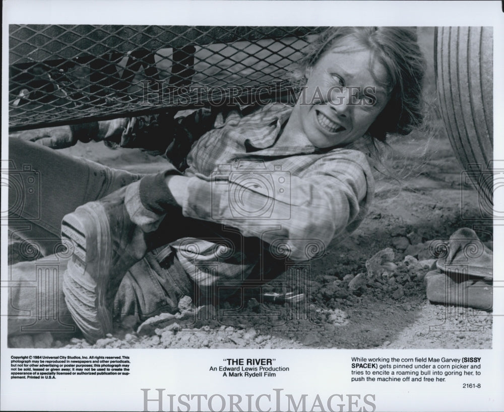 1984 Press Photo Sissy Spacek in &quot;The River&quot; - Historic Images