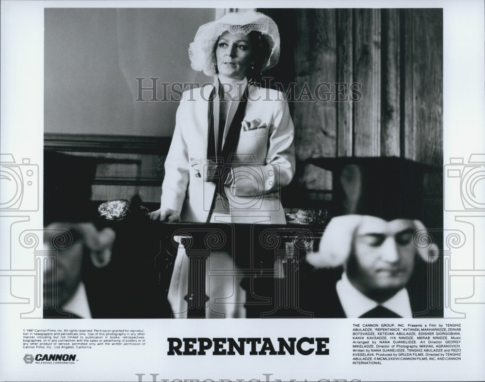 1987 Press Photo Scene From "Repentance" - Historic Images