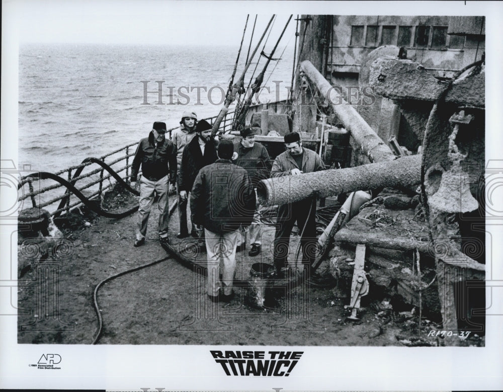 1980 Press Photo &quot;Raise the Titanic&quot;Jason Robards,David Selby,Richard Jordan - Historic Images