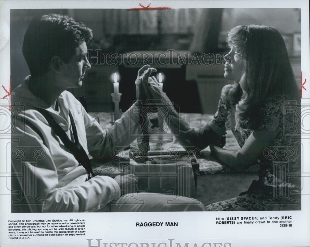 1981 Press Photo "Raggedy Man" Eric Roberts. Sissy Spacek - Historic Images