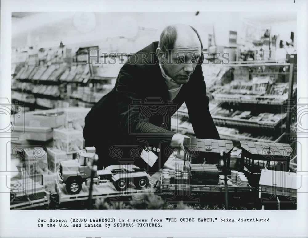 1985 Press Photo Actor Bruno Lawrence In Science Fiction Film &quot;The Quiet Earth&quot; - Historic Images