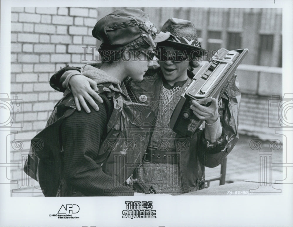 1980 Press Photo Actors Robin Johnson And Trini Alvarado In Film &quot;Times Square&quot; - Historic Images