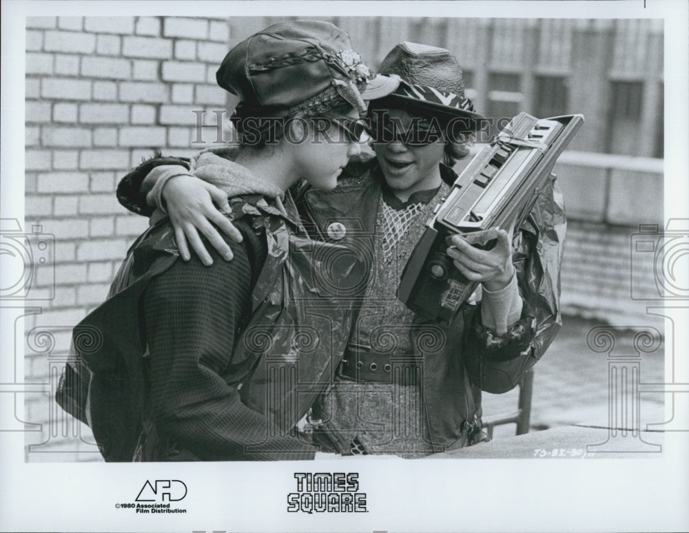 1980 Press Photo Actors Robin Johnson And Trini Alvarado In Film "Times Square" - Historic Images