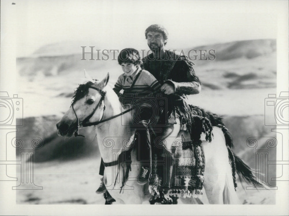 1984 Press Photo Actors Craig Warnock And Sean Connery In Film "Time Bandits" - Historic Images