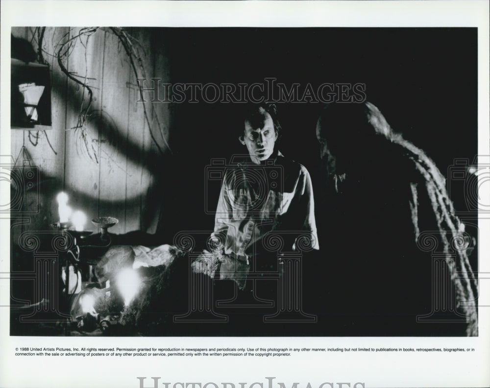 1988 Press Photo Scene From Unknown United Artists Film - Historic Images