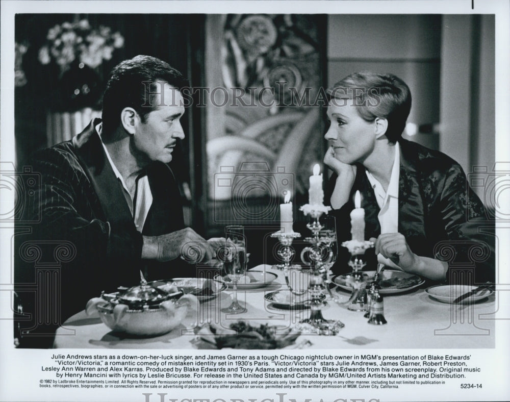 1982 Press Photo Julie Andrews And James Garner In Comedy Film &quot;Victor/Victoria&quot; - Historic Images