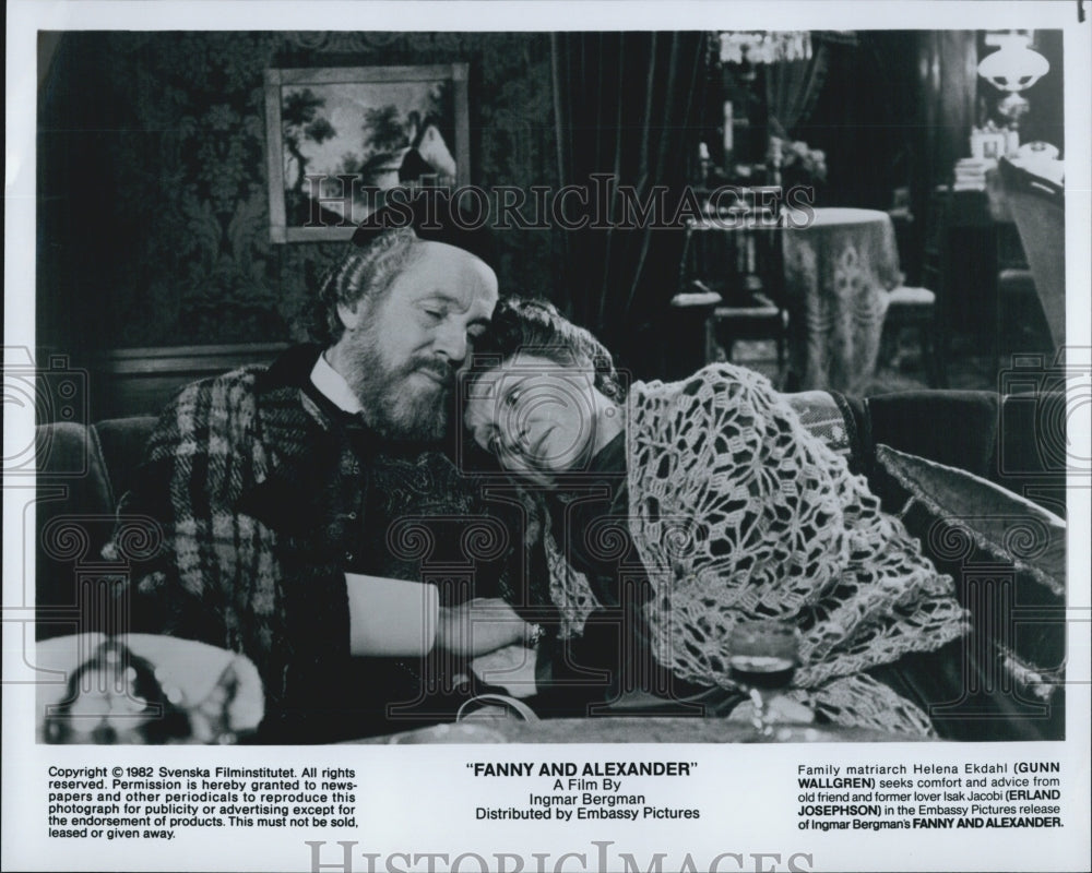 1982 Press Photo Gunn Wallgren Erland Josephson In &quot;Fanny Alexander&quot; - DFPG49317 - Historic Images