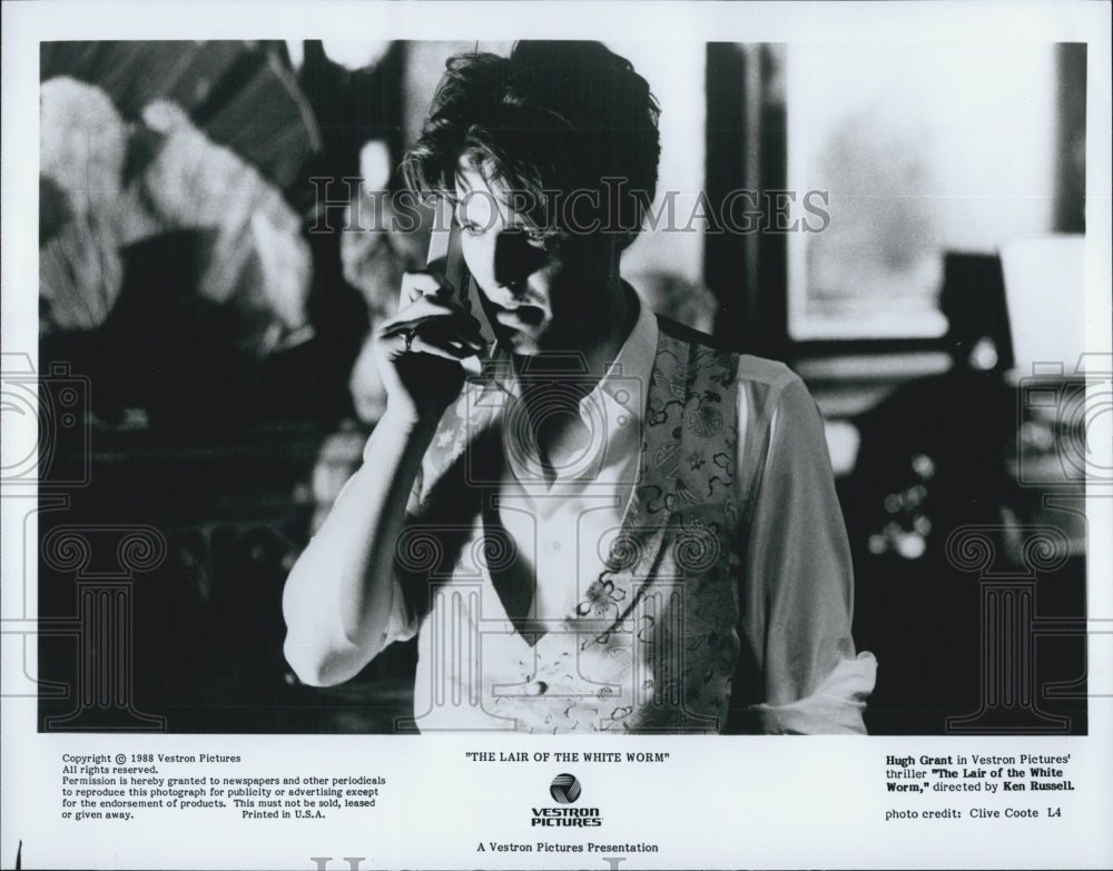 1988 Press Photo Hugh Grant in Vestron Pictures&#39; &quot;The Lair of the White Worm&quot; - Historic Images