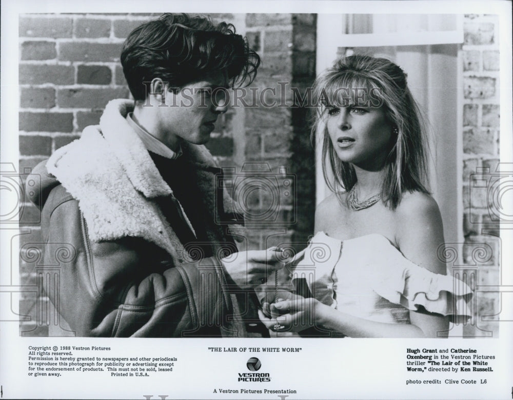 1988 Press Photo &quot;The Lair of the White Worm&quot;Hugh Grant &amp; Catherine Oxenberg - Historic Images