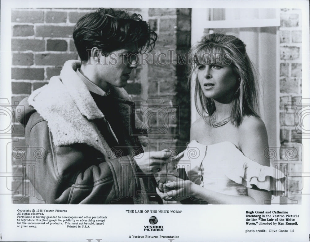 1988 Press Photo "The Lair of the White Worm"Hugh Grant & Catherine Oxenberg - Historic Images