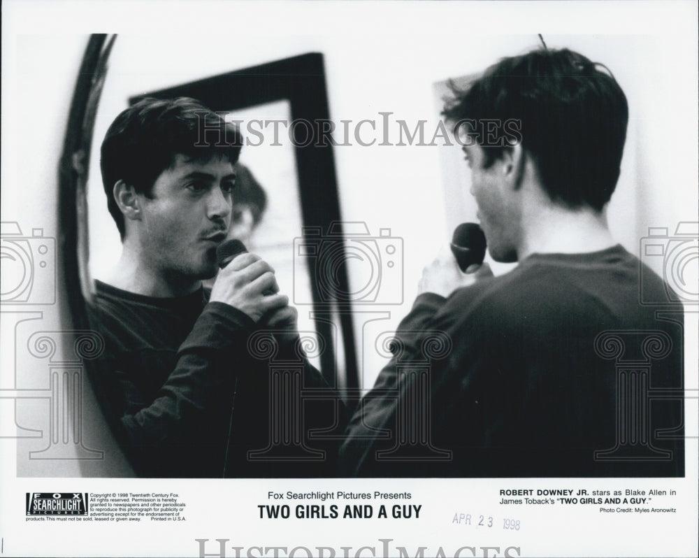 1998 Press Photo Actor Robert Downey, Jr. Starring In Film &quot;Two Girls And A Guy&quot; - Historic Images