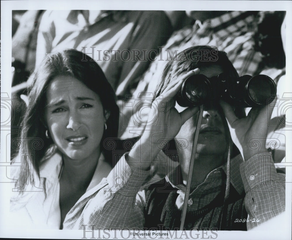 1976 Press Photo &quot;Two Minute Warning&quot; Starring Pamela Bellwood and Beau Bridges - Historic Images