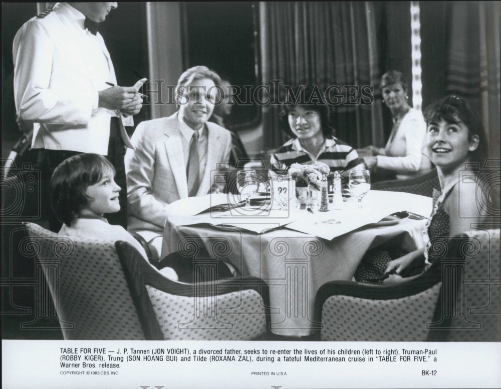 1983 Press Photo Jon Voight in "Table For Five" - Historic Images